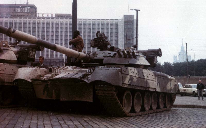 T-80UD MBTs in front of Rossija Hotel in 1991